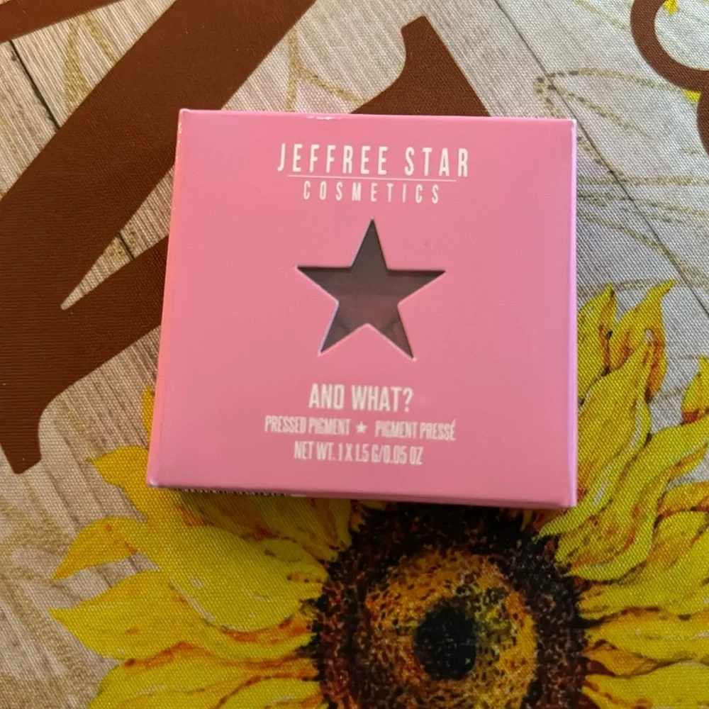 New Jeffrey Star‎ New  Eyeshadow